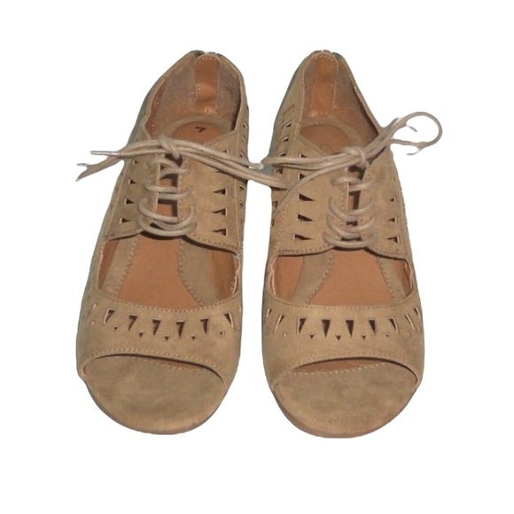 Jaclyn Smith Tan Effie Lace Up Back Zip Wedge Sandals - Sz 7 - Picture 6 of 14